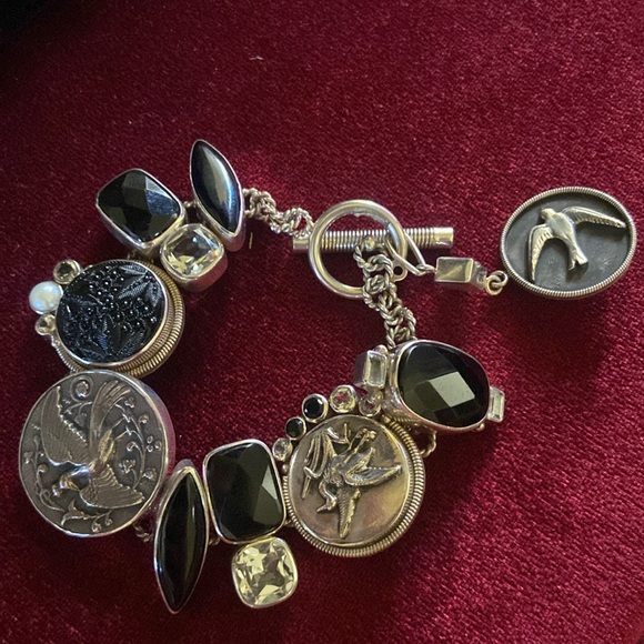 Mars and valentine bracelet and earrings set. - Picture 5 of 9